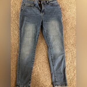 Judy Blue Boyfriend fit straight leg jeans